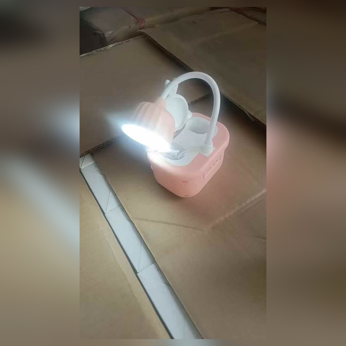 卡通兔子LED台灯 带削笔器 儿童学习灯 现货
